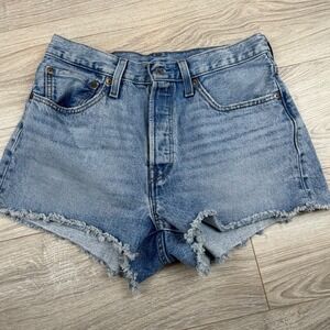 Levi's Women's 501‎ Denim Shorts Distressed Frayed Hem Light Wash W30 Button Fly